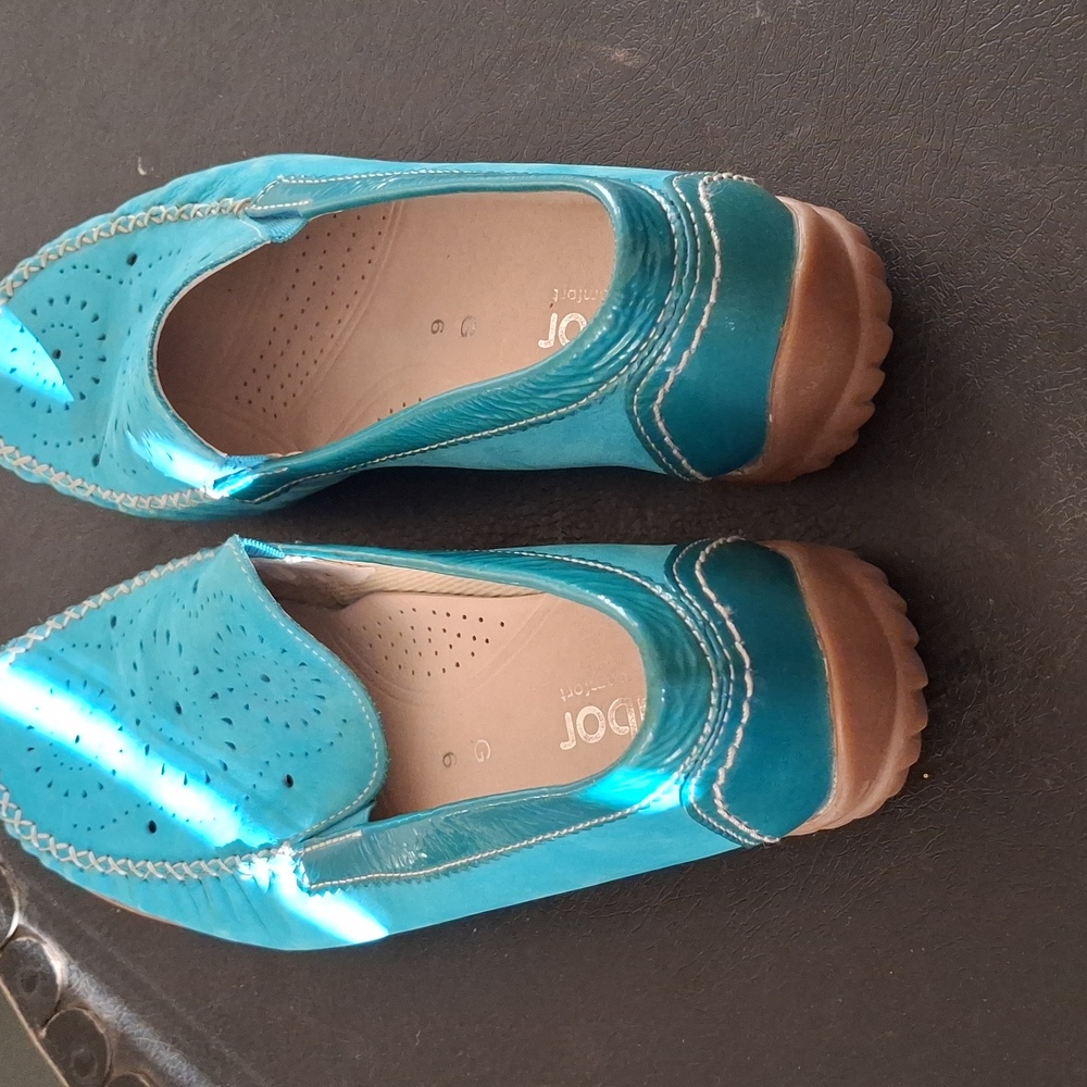 Gabor Teal Perforated Suede Loafers. Pre-owned. Lightly worn - Picture 5 of 5